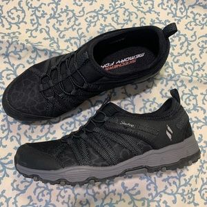 Women’s Sketchers Sie 9, like new!